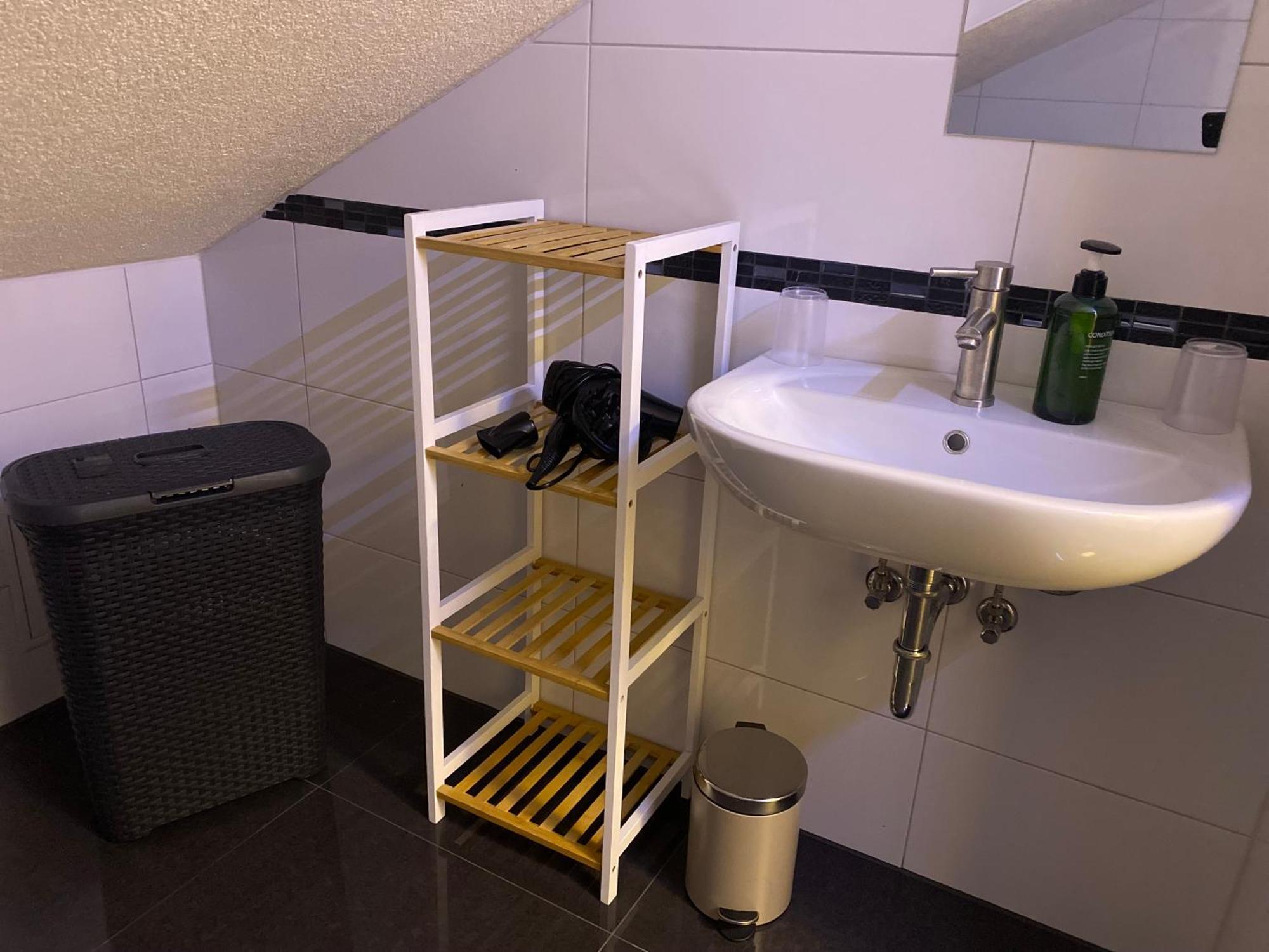 Deluxe Business Suite Mit Netflix Premium & Parkplatz, Zentral Zu Audi & Schwarz Gruppe With 2 Bedrooms باد فرديريش شال المظهر الخارجي الصورة